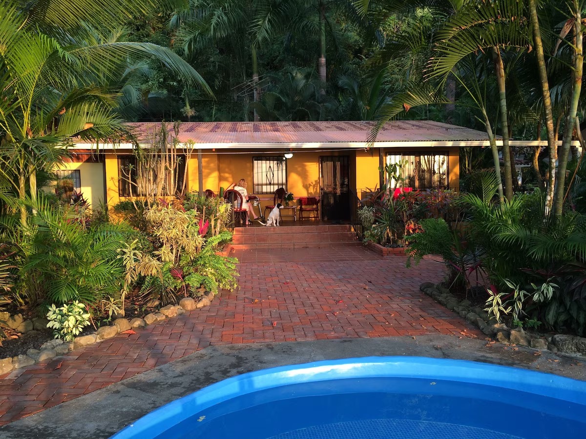Casa Amarilla Beach Front - Authentic Costa Rican Rental!